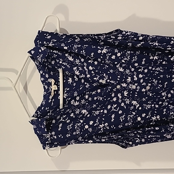 Jane and Delancey button-down collar tie dress | Blue with white floral design​ - Picture 3 of 8